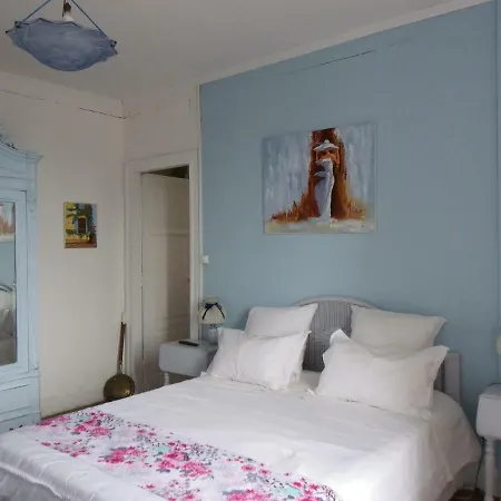 Ancienne Ecole Guest house 3*